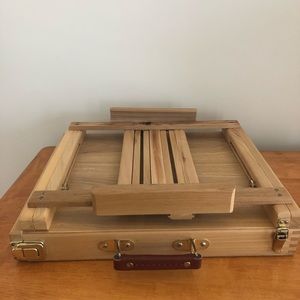 Solid Wood Collapsible Easel.